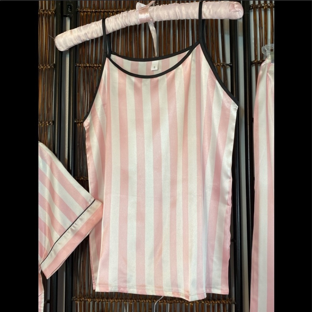 New Pajamas, Set, Silky, Smooth, 4 piece set, Brand New, new pajama set - Picture 9 of 14